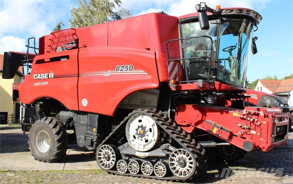 Case IH AF 8250 Kombajny zbożowe