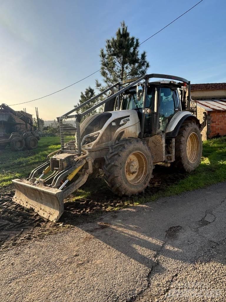 Valtra T 174 Forwardery