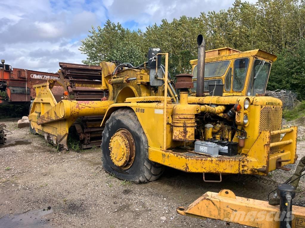 CAT 619 Skrobaki