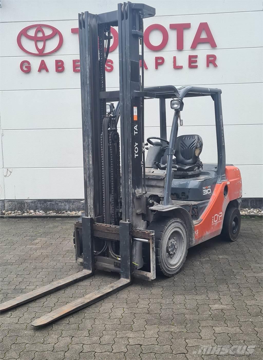 Toyota 02-8FDF30 Wózki Diesla