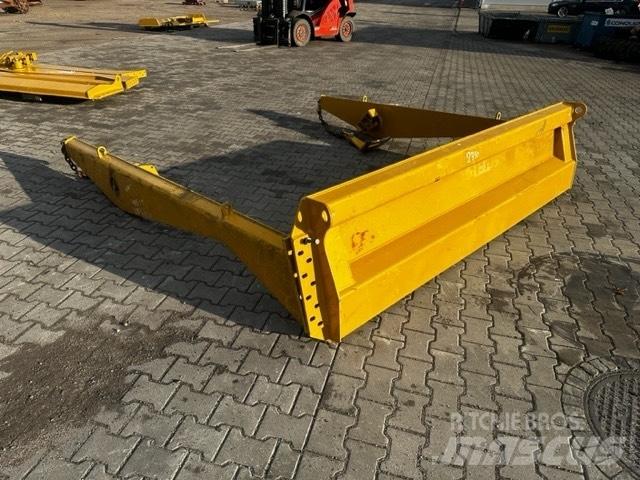 CAT 725 TAIL GATE Wozidła przegubowe