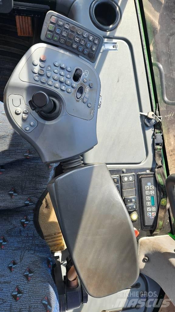 John Deere 1270 E Harwestery