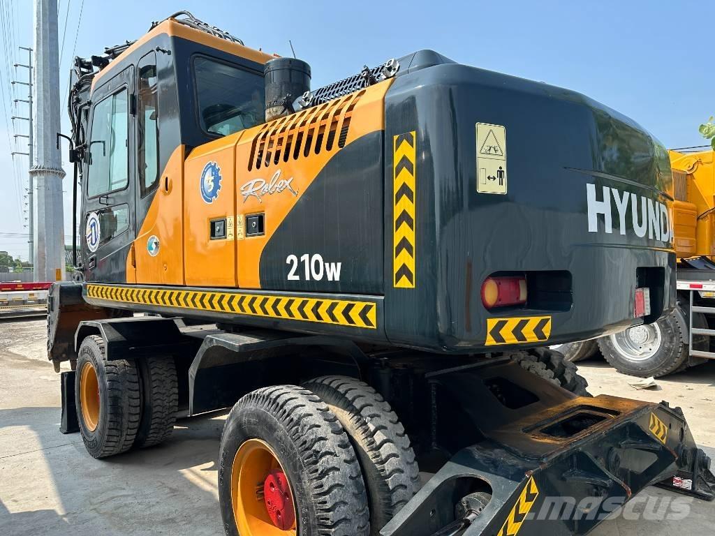 Hyundai 210W-9 Koparki kołowe