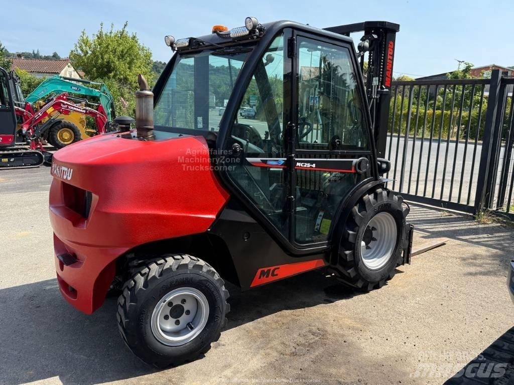 Manitou MC 25 Wózki widłowe terenowe