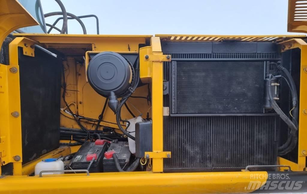 JCB JS 220 LC Koparki gąsienicowe