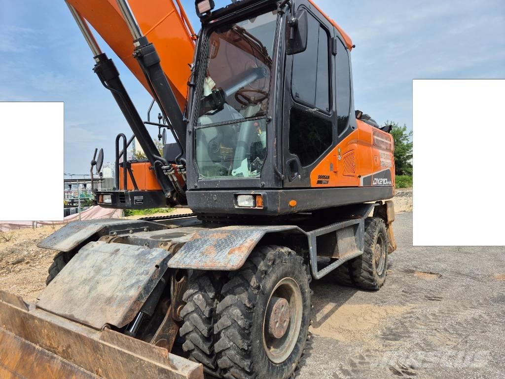 Doosan DX 210 W Koparki kołowe