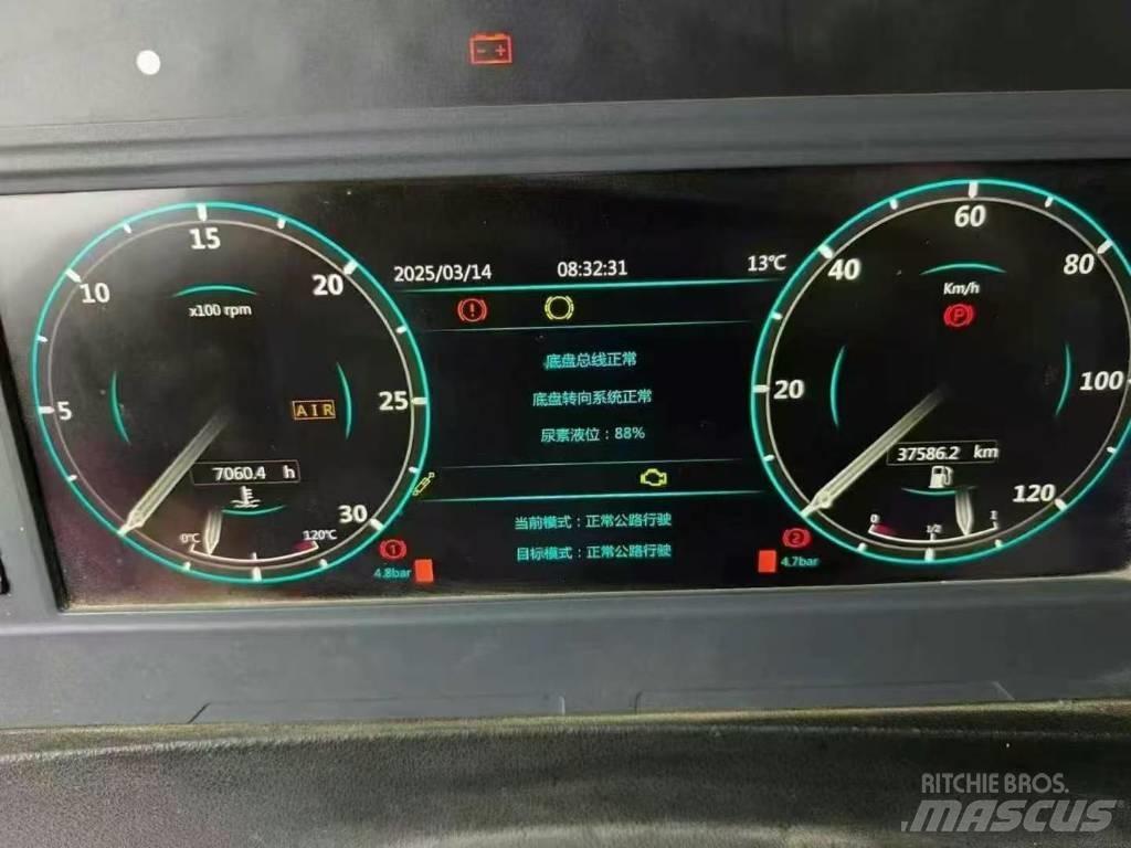 XCMG XCA130L7 Żurawie szosowo-terenowe