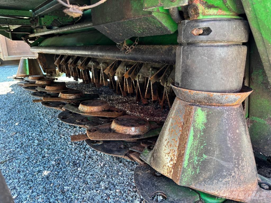 John Deere 131 Kosiarki ze wstępną obróbka paszy