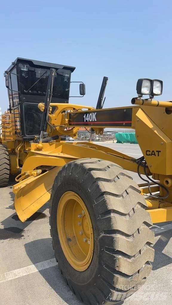 CAT 140 K Równiarki