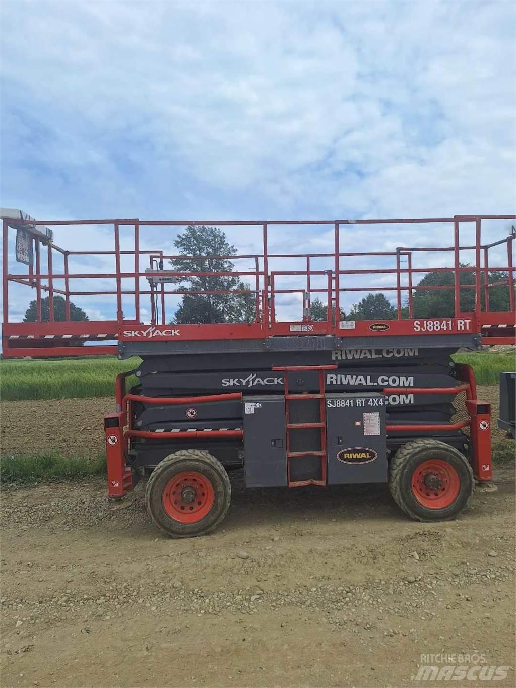 SkyJack 8841RT Podnośniki nożycowe