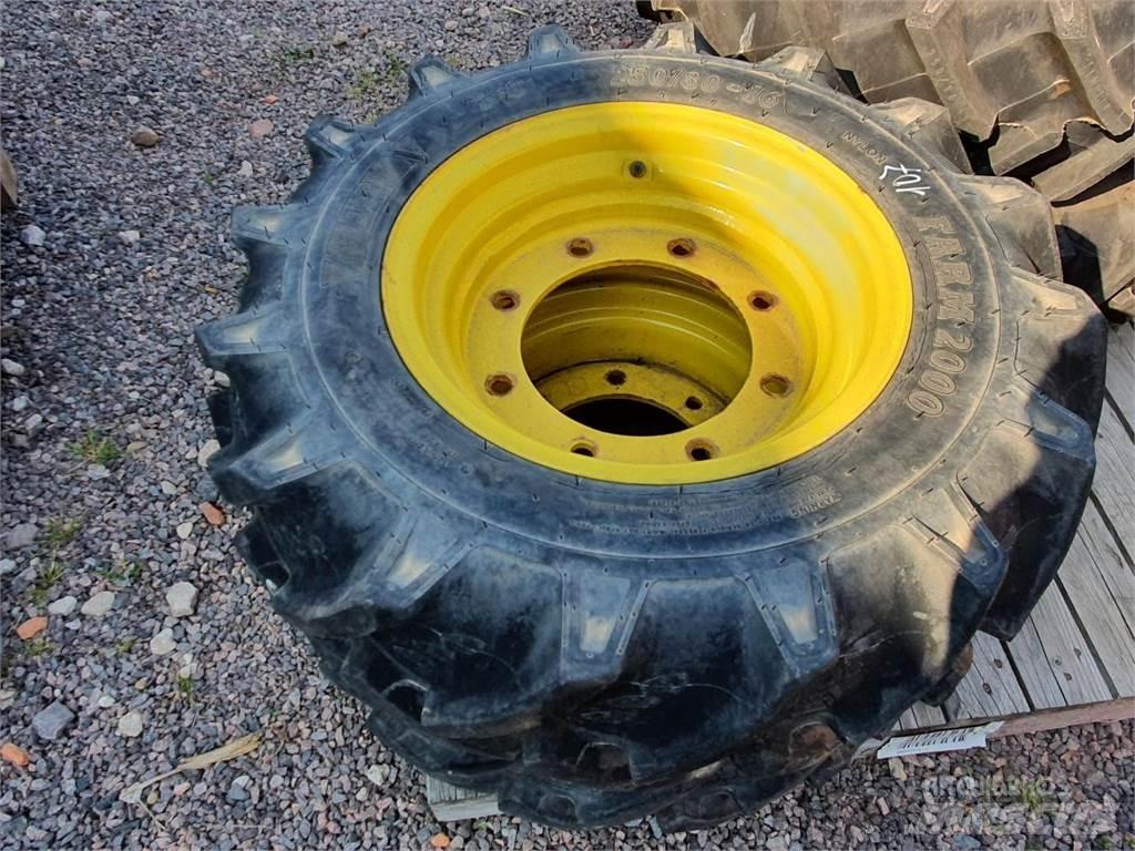 BKT 250/80-16 x2 Opony, koła i felgi