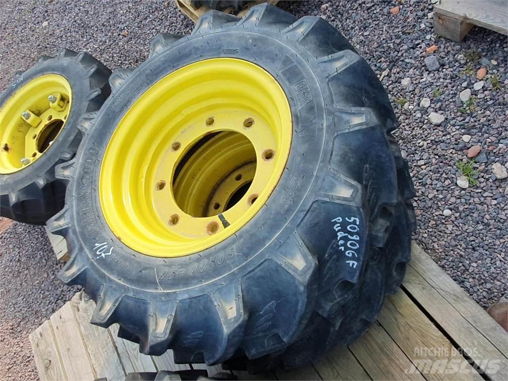 BKT 250/80-16 x2 Opony, koła i felgi