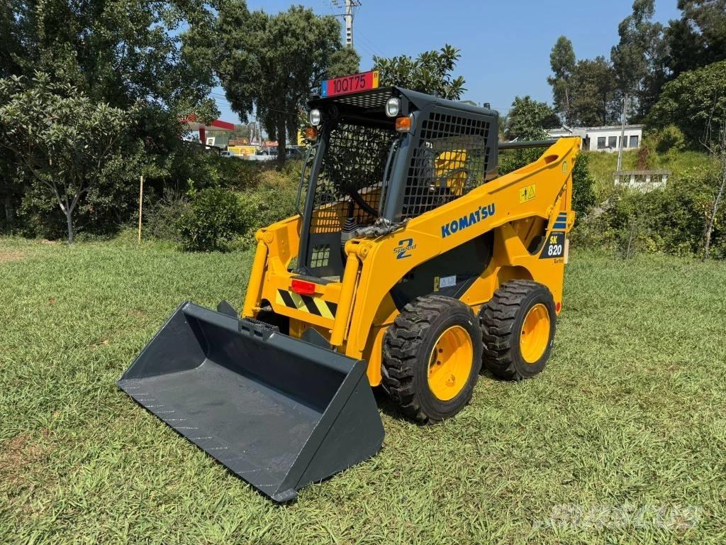 Komatsu SK 820 Ładowarki burtowe