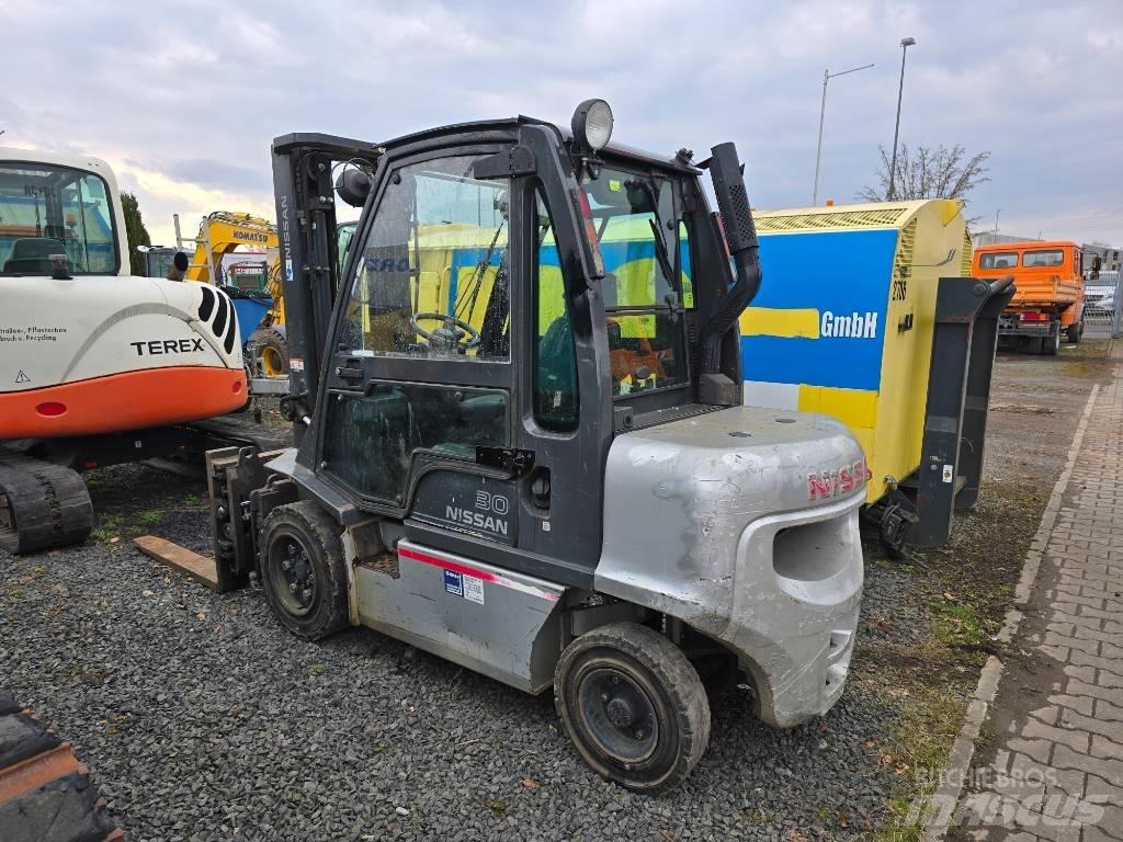 Nissan 30 YG1D2A30Q Wózki Diesla