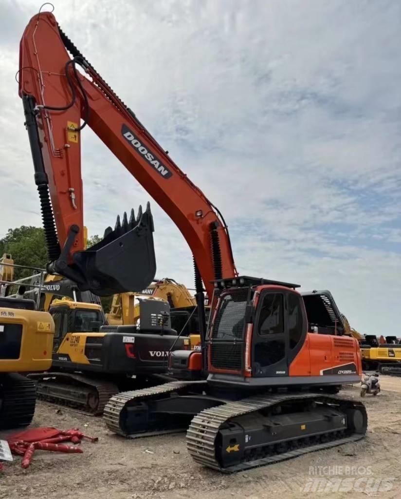 Doosan DX 225 Koparki gąsienicowe