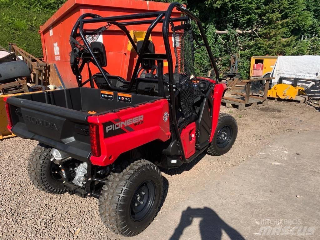 Honda Pioneer 520 Maszyny komunalne