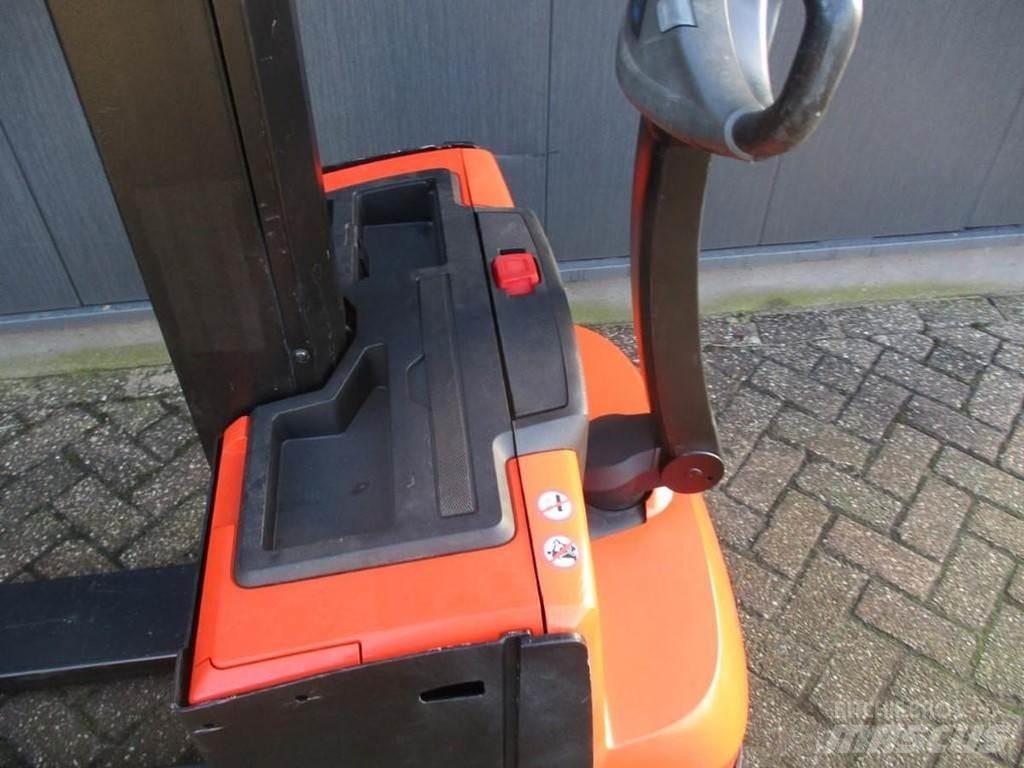BT SWE 080L Wózki widłowe unoszące z dyszlem