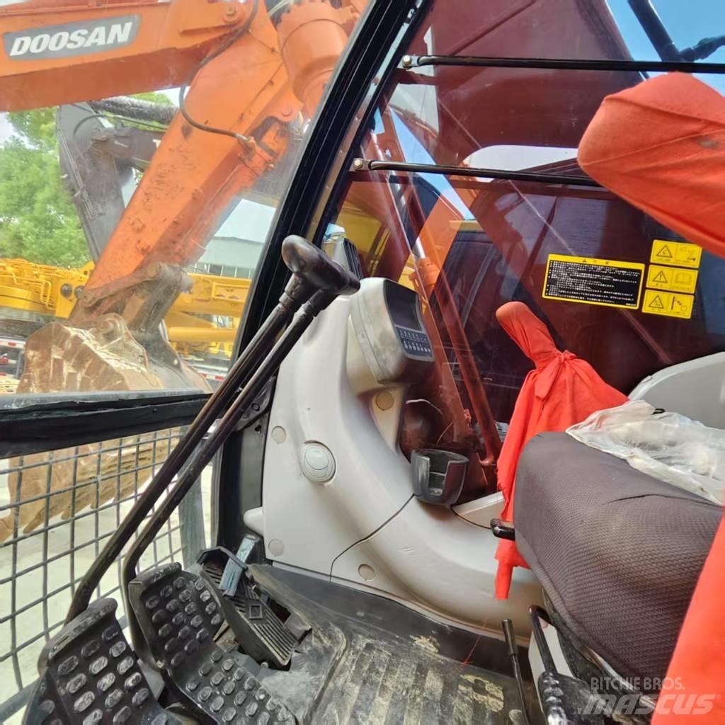 Hitachi ZX 210 Koparki gąsienicowe