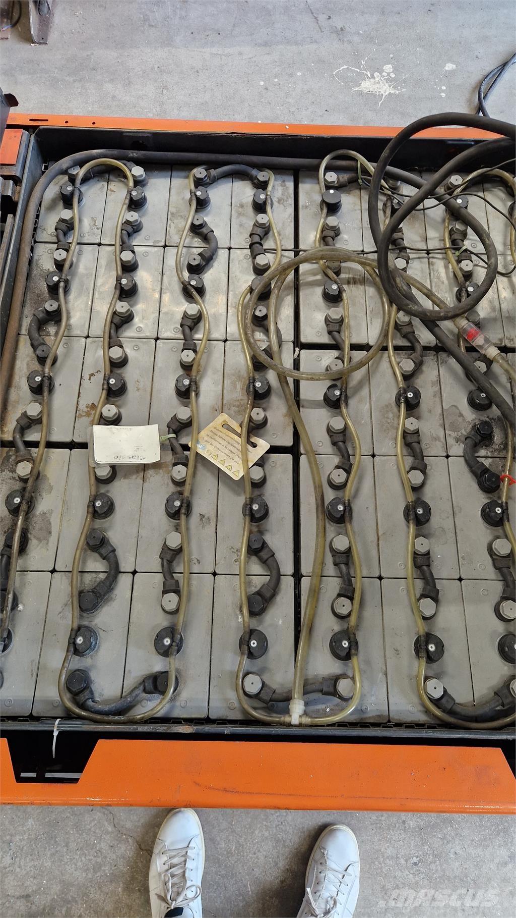 Toyota 7FBMF30 Wózki elektryczne