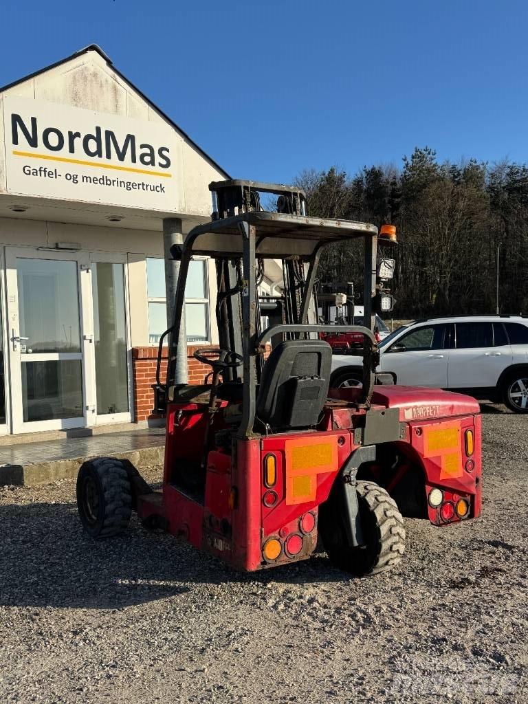Moffett M4 25.3 Wózki Diesla