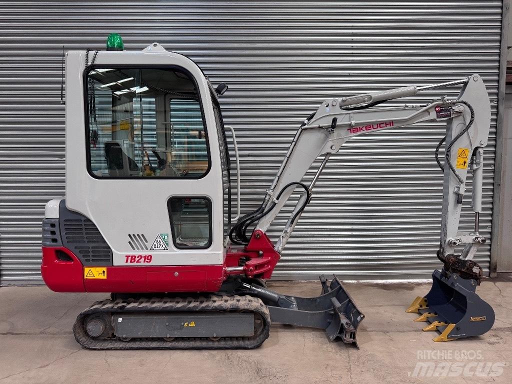 Takeuchi TB 219 Minikoparki