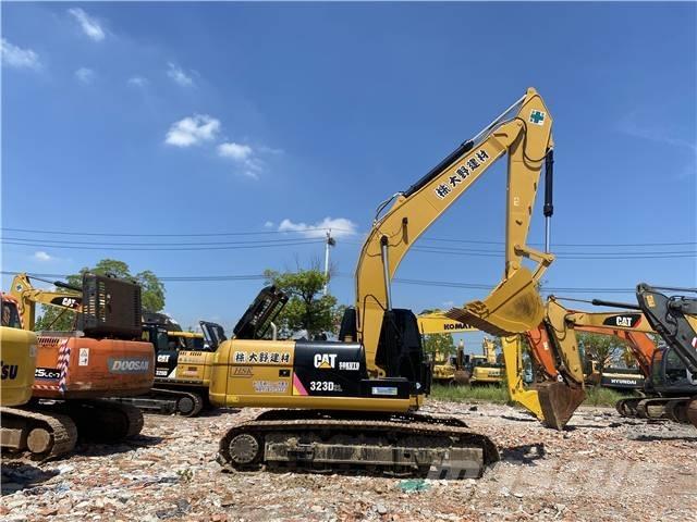 CAT 323D Koparki gąsienicowe