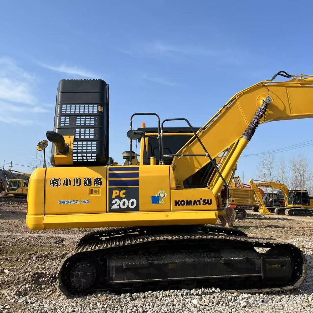 Komatsu PC 200 Koparki gąsienicowe