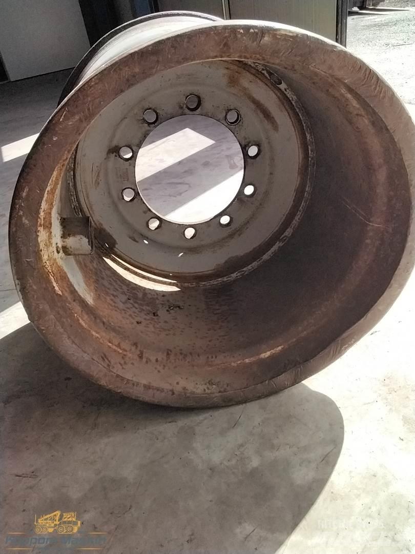 Valmet 890 24x26,5 Opony, koła i felgi