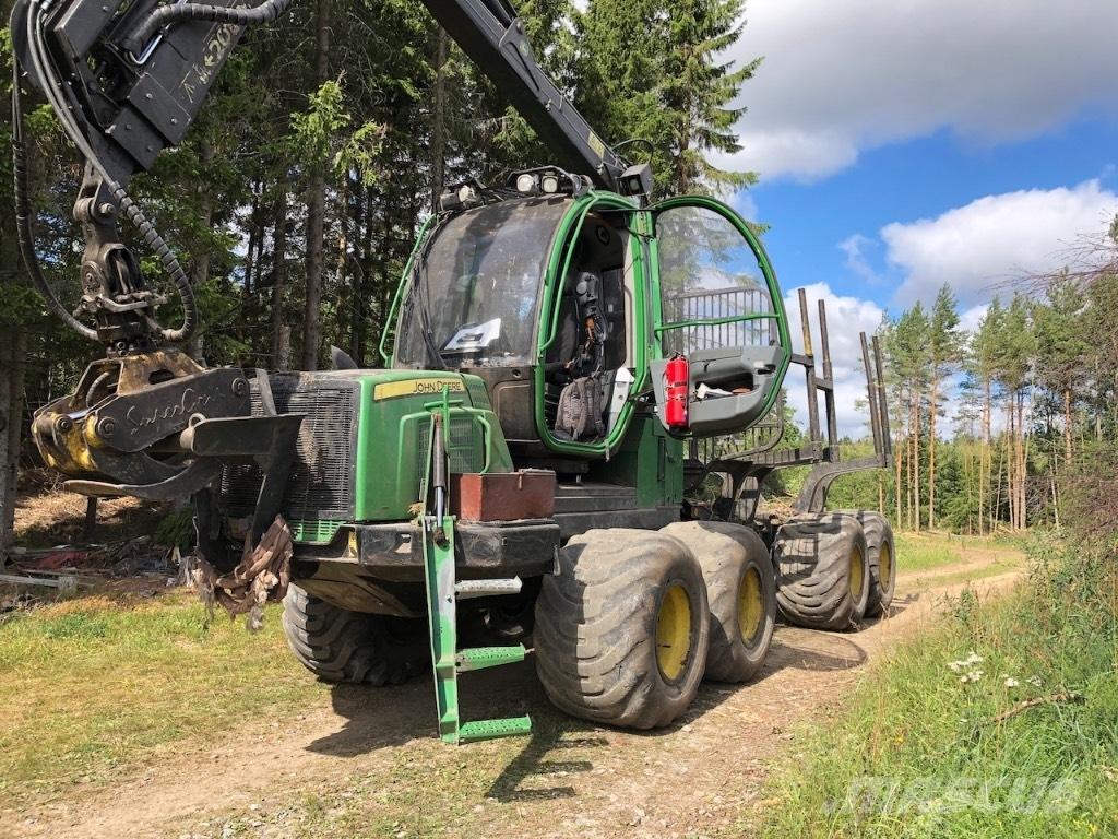 John Deere 810 E Forwardery