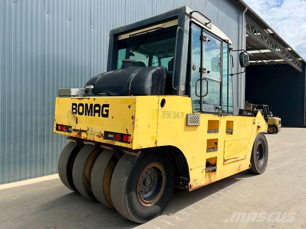Bomag BW24R Walce ogumione