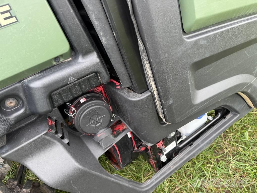 John Deere XUV 865 Maszyny komunalne