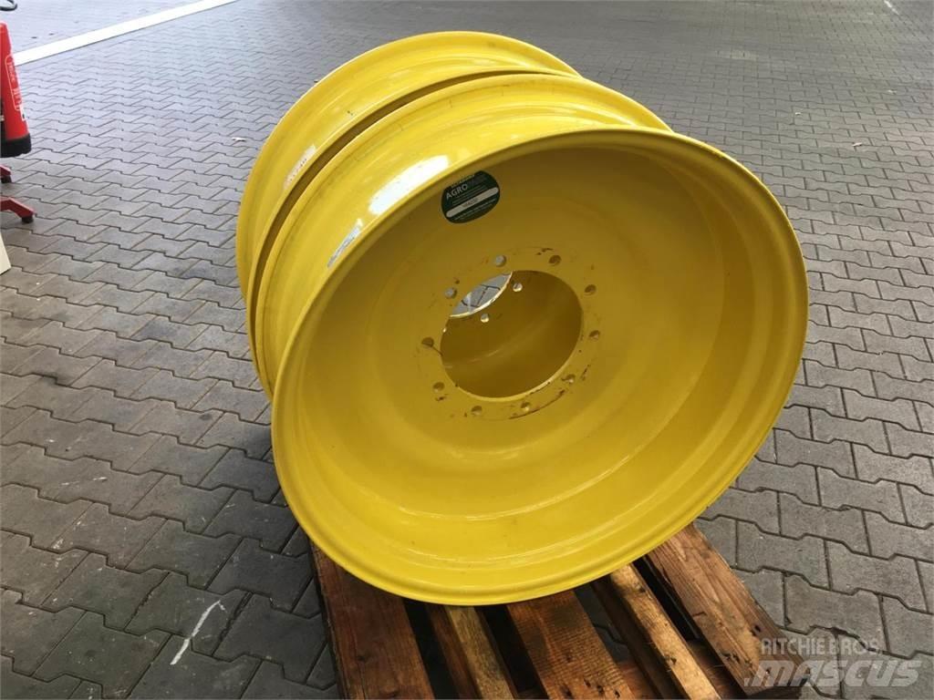John Deere 10x34 Opony, koła i felgi