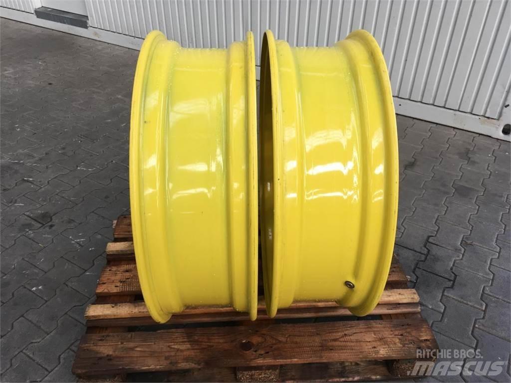 John Deere 10x34 Opony, koła i felgi