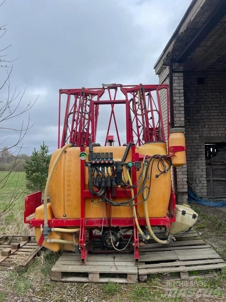 Junkkari 1300/4 Zamontowane opryskiwacze