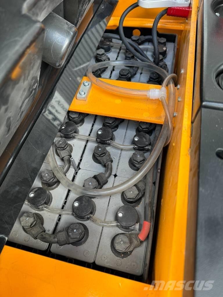 Hyundai 15ESR Samojezdne maszyny do załadunku