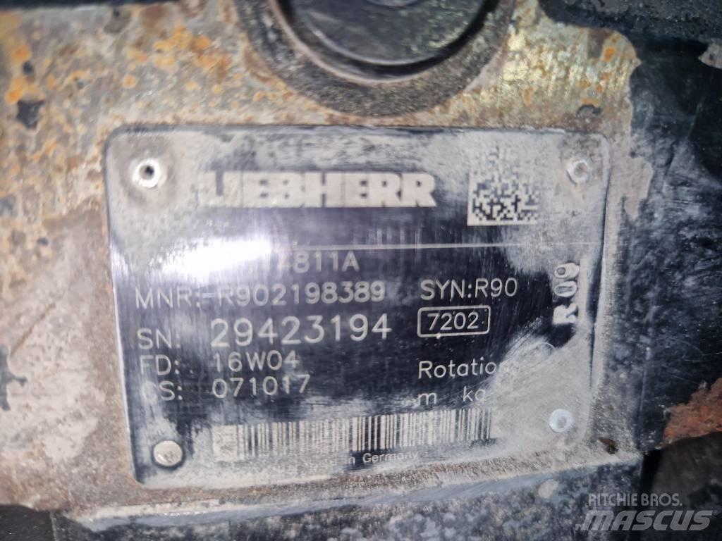 Liebherr L 586 Hydraulika