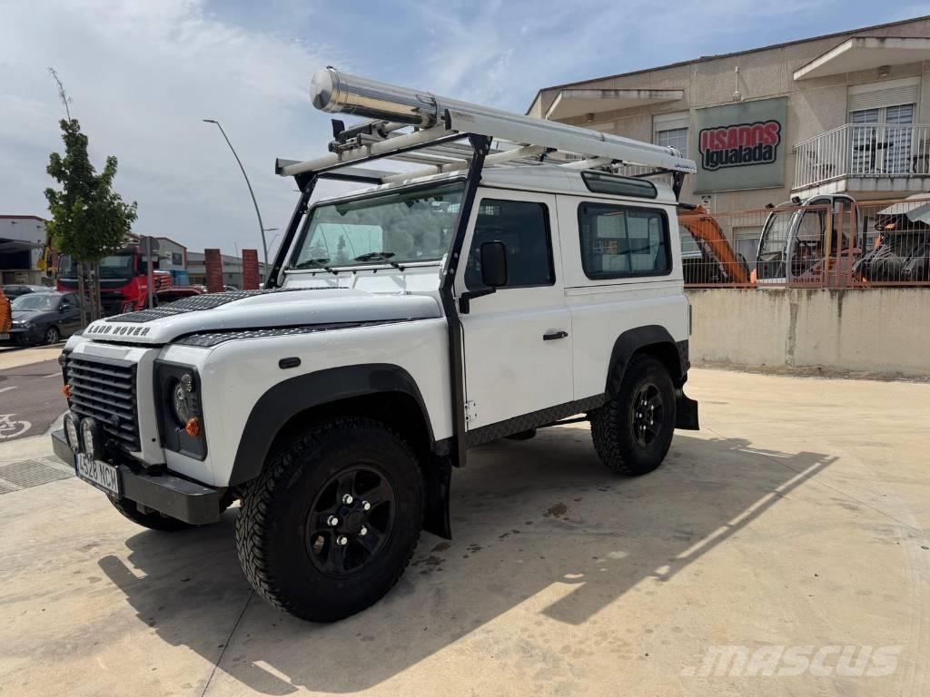 Land Rover Defender Samochody osobowe