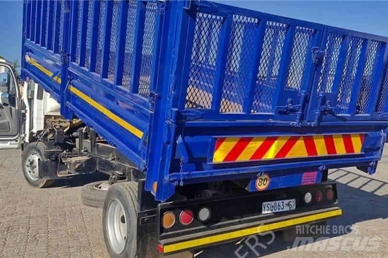 Isuzu NQR500 Inne