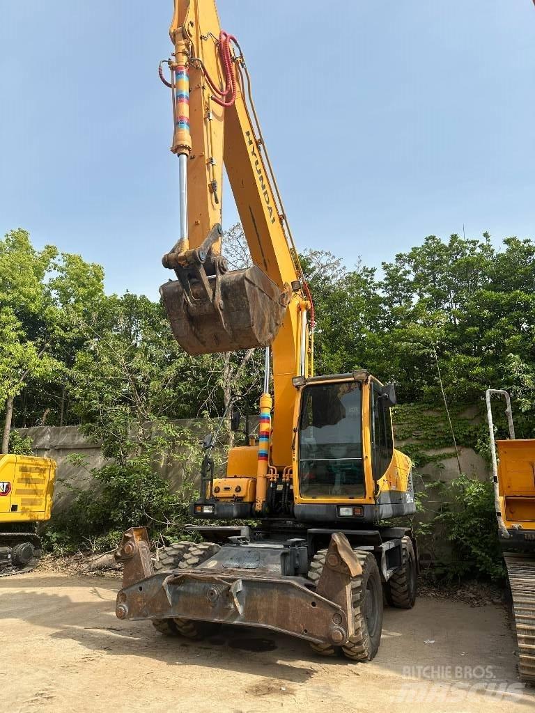 Hyundai R210W-9 Koparki kołowe