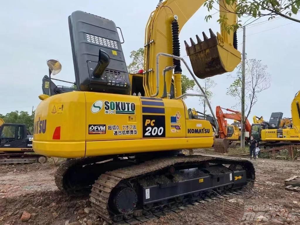Komatsu 200-8 Koparki gąsienicowe