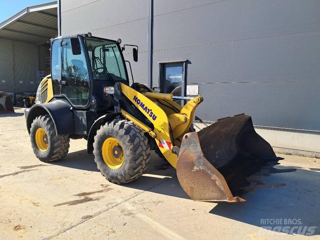 Komatsu WA100M-8 Ładowarki kołowe
