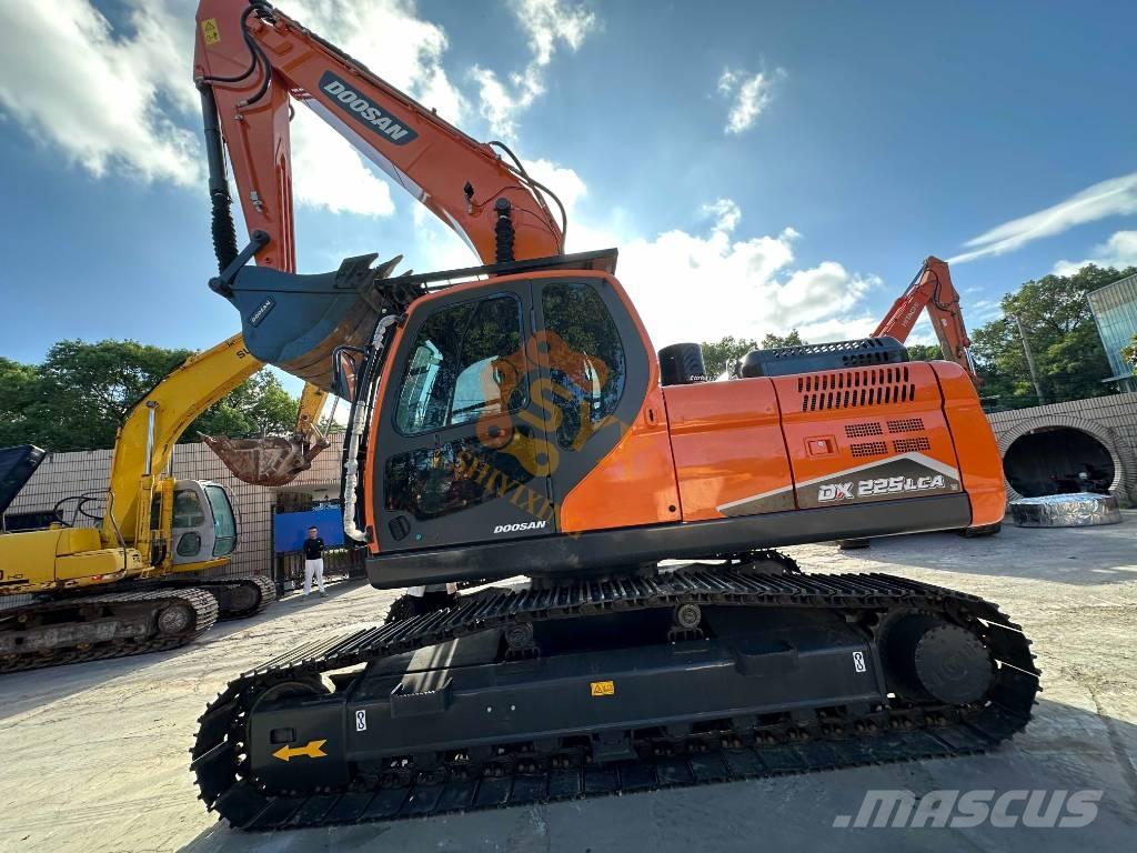 Doosan DX 225 LCA Koparki gąsienicowe
