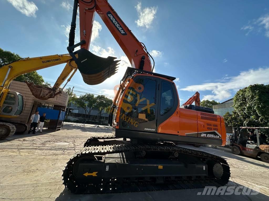 Doosan DX 225 LCA Koparki gąsienicowe
