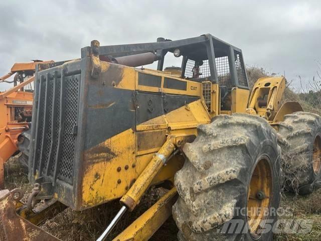 CAT 528 Skidery