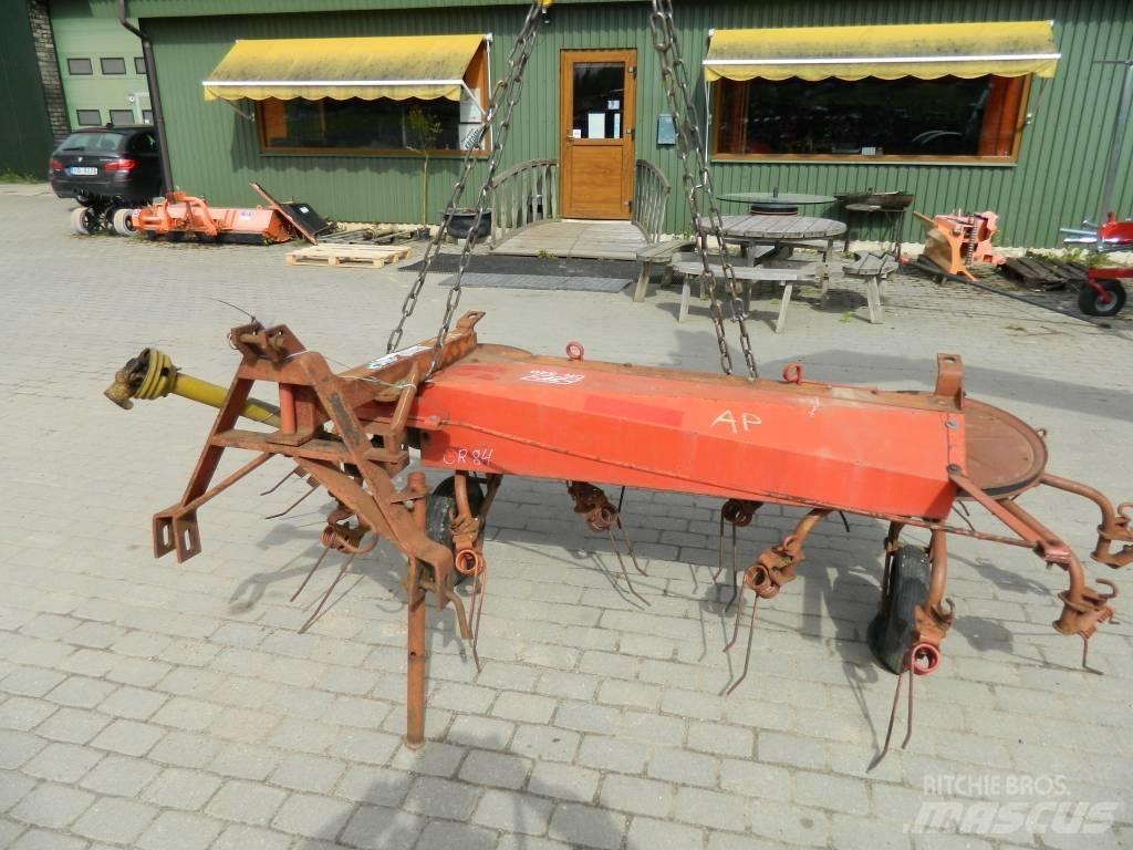 JF CR 320 Zgrabiarki i przetrząsacze