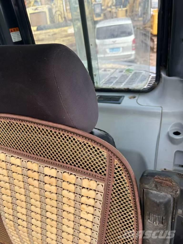 Komatsu PC 128 US Koparki gąsienicowe