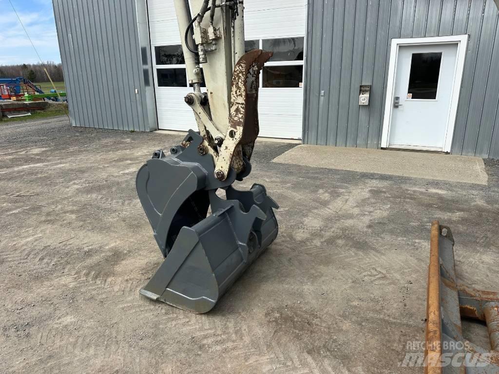 Takeuchi TB 260 Minikoparki