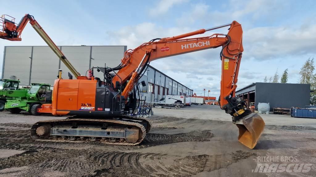 Hitachi ZX225USRLC-6 Koparki gąsienicowe