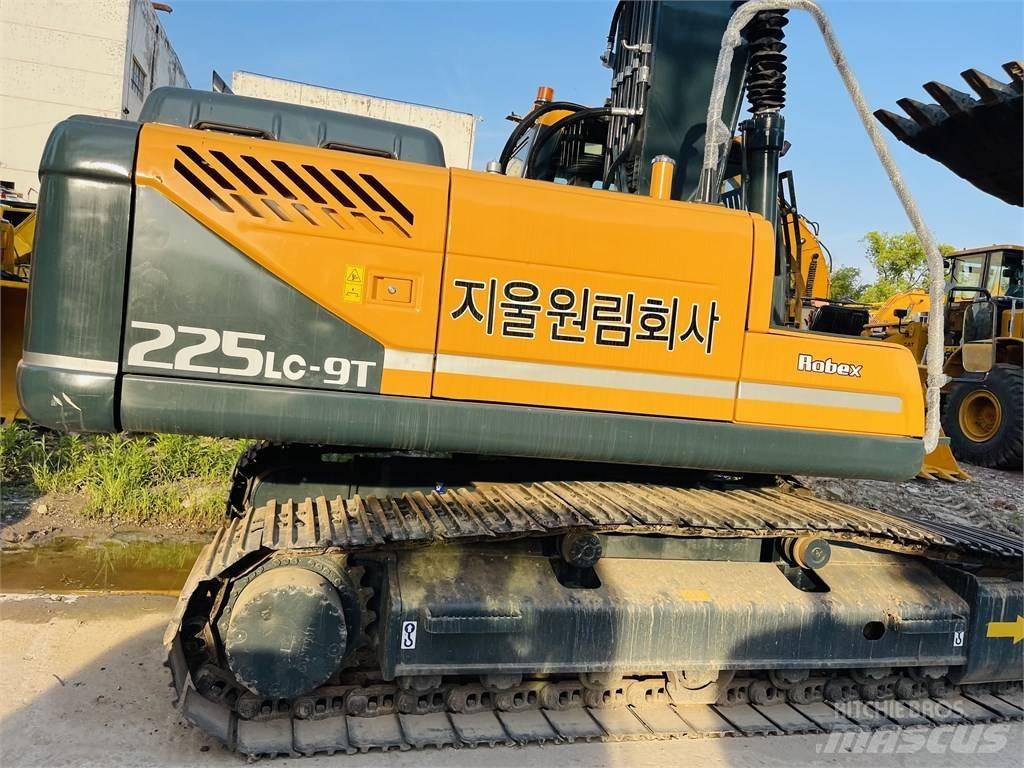Hyundai 225 lc 9t Koparki gąsienicowe