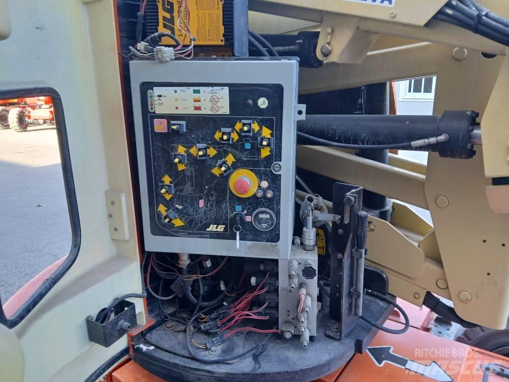 JLG E300AJP Podnośniki przegubowe